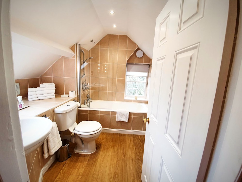 Plas Dinas Country House 48/50