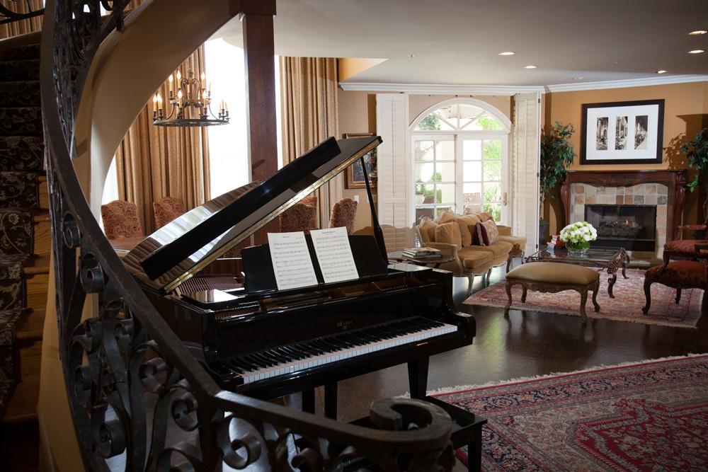 THE WESTLAKE VILLAGE INN 20/36