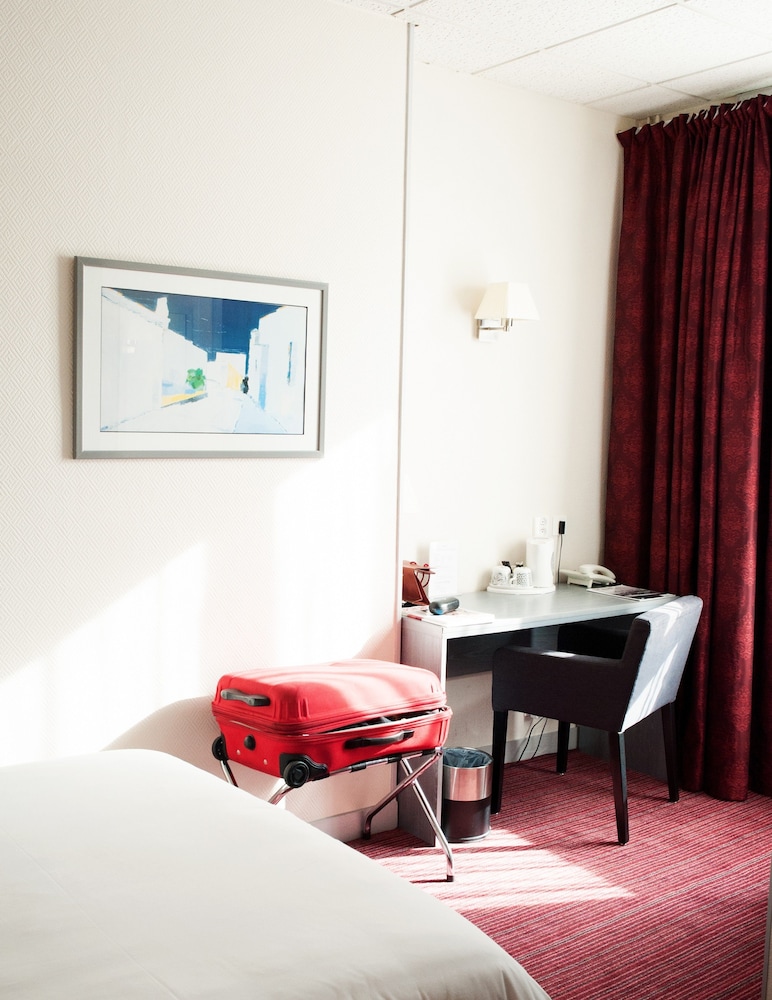 Hotel Carmin 25/28