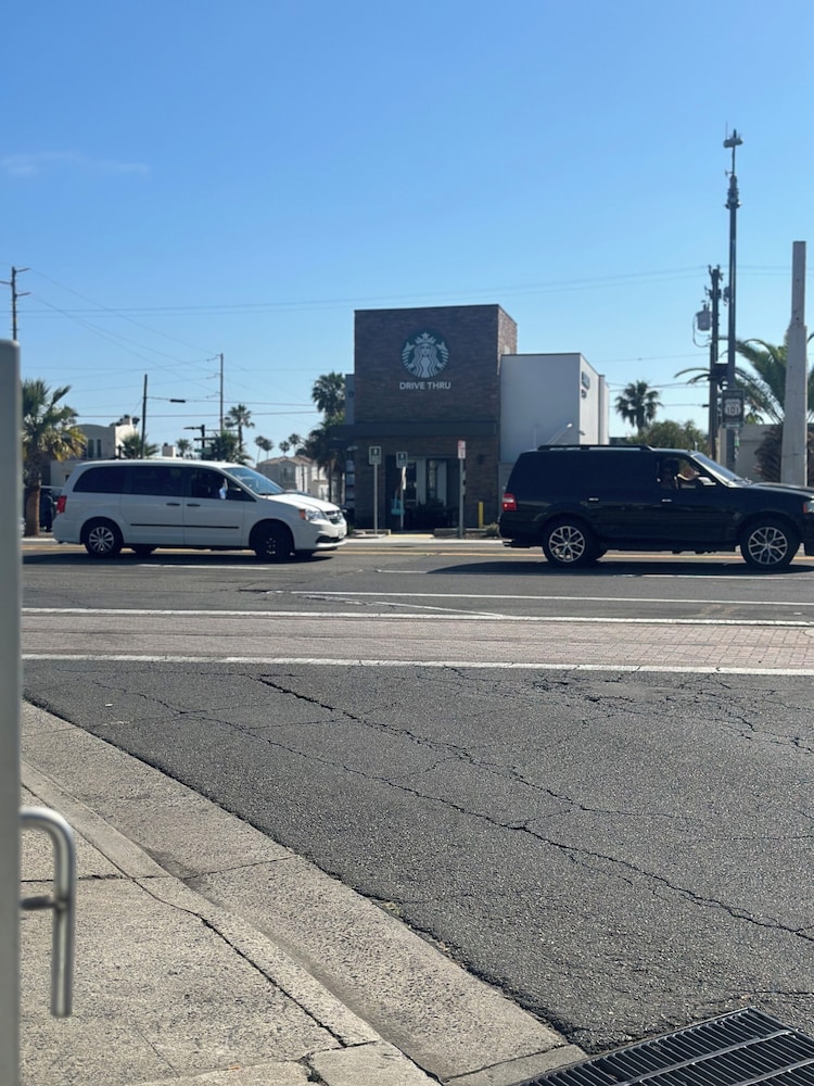 Super 8 by Wyndham Oceanside Downtown 40/50