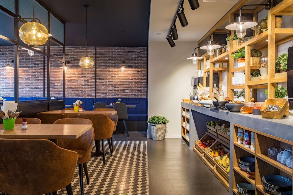 Park Inn By Radisson Brussels Airport 54/68