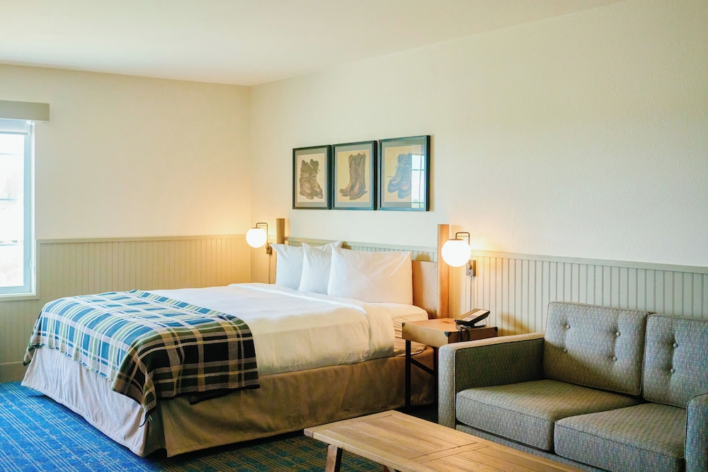 High Country Suites 13/55