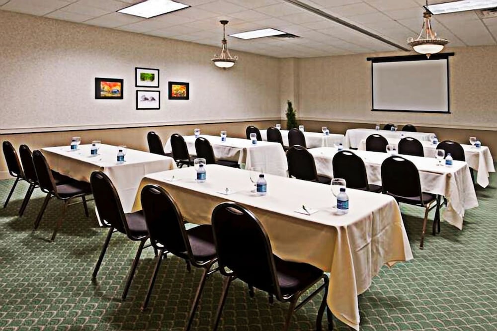 Days Inn by Wyndham Warren 23/26