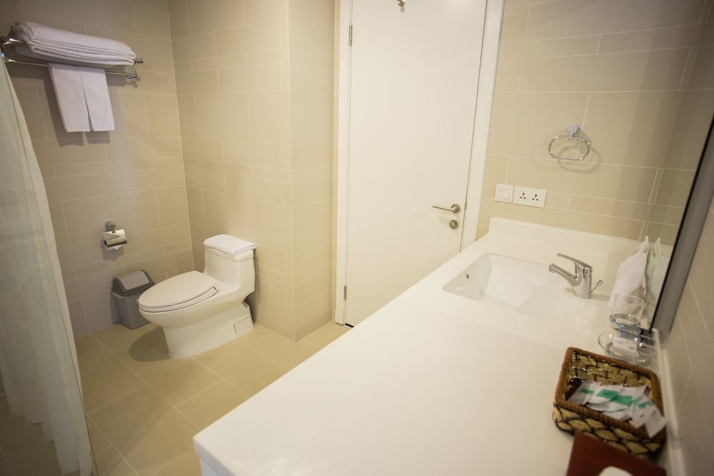 Bellevue Serviced Apartments 46/50