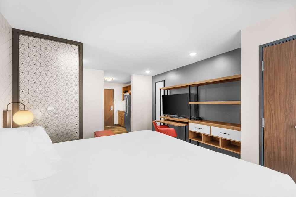 Everhome Suites Lexington - Horse Park 13/36