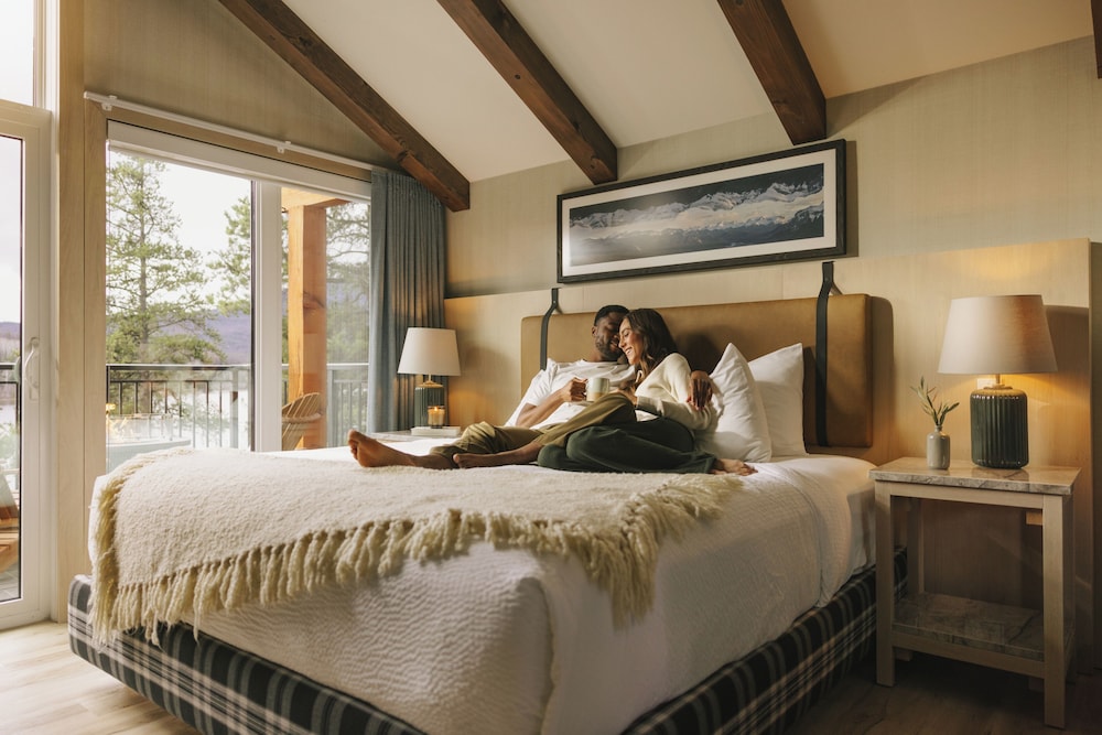 Pyramid Lake Resort 10/48