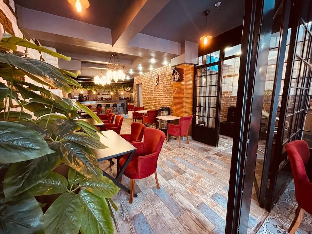 Aysa Hotel 46/58