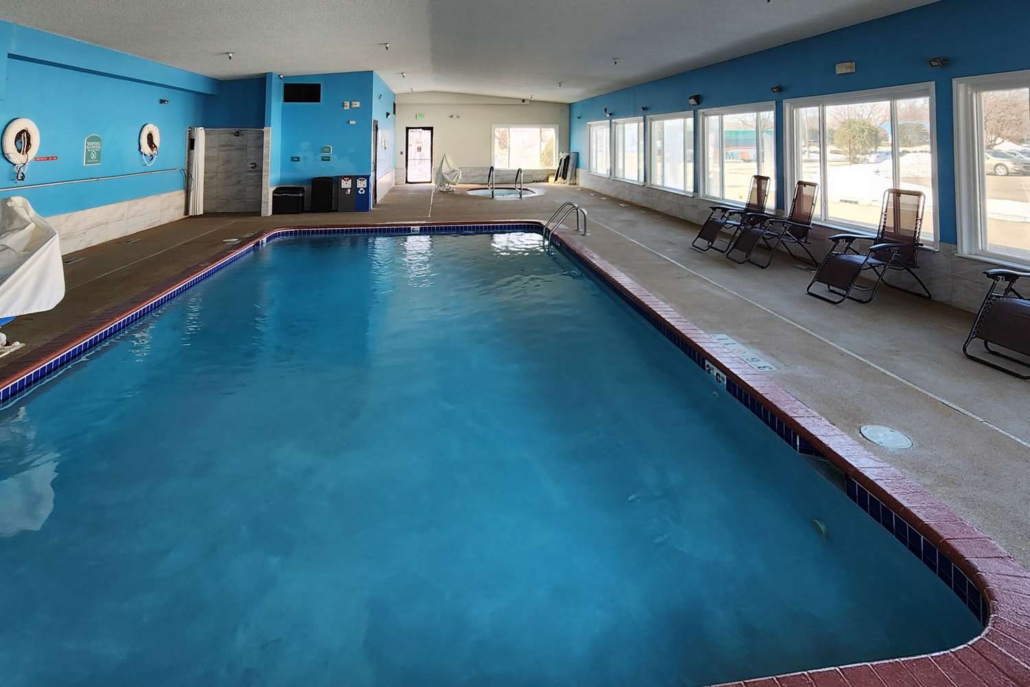 Comfort Inn & Suites Shakopee Downtown Area 14/23