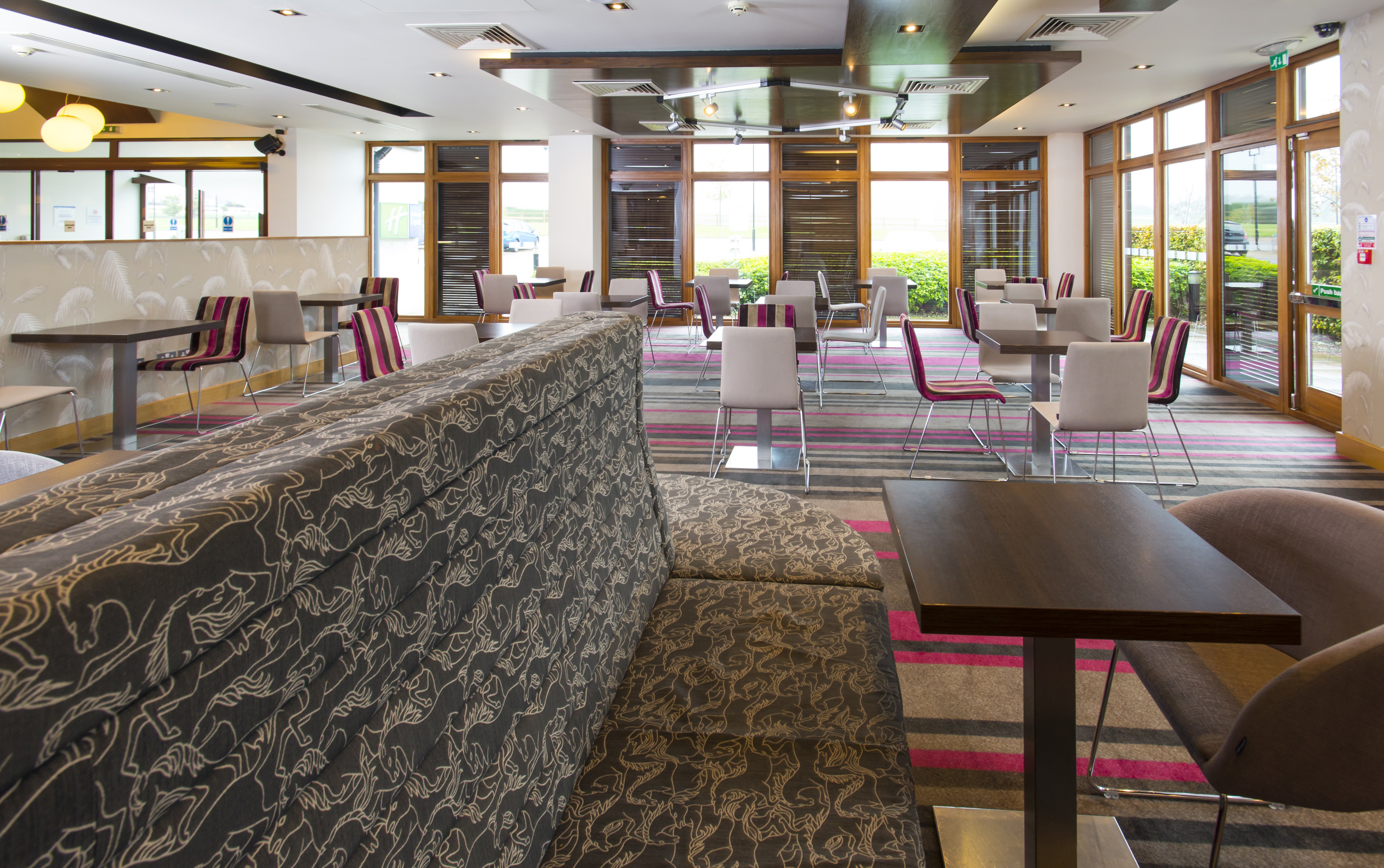 Holiday Inn Express London Epsom Downs 51/69