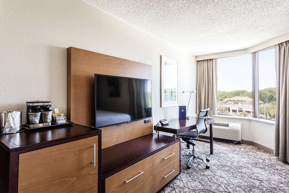 Doubletree Memphis 64/68