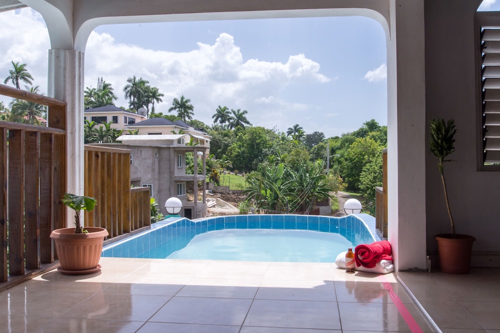 Villa Diamond Suite 36/50