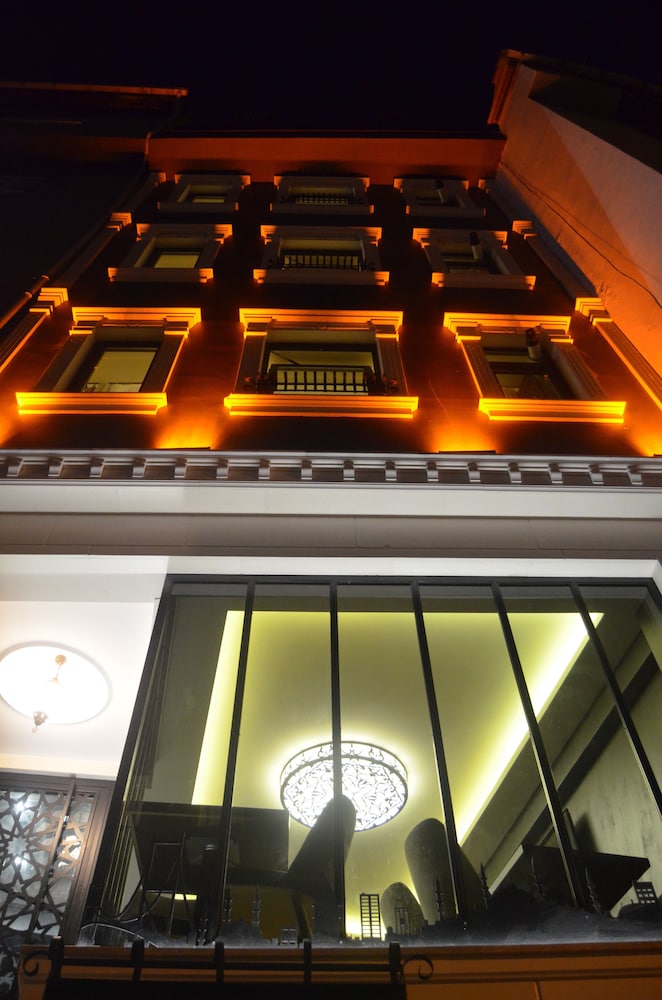Terra Suites 3/60