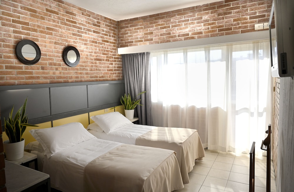 Hotel Marina 20/51