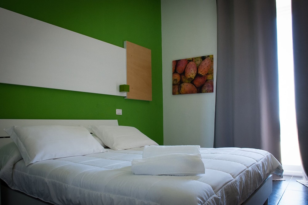 Oasis Park Hotel 10/43