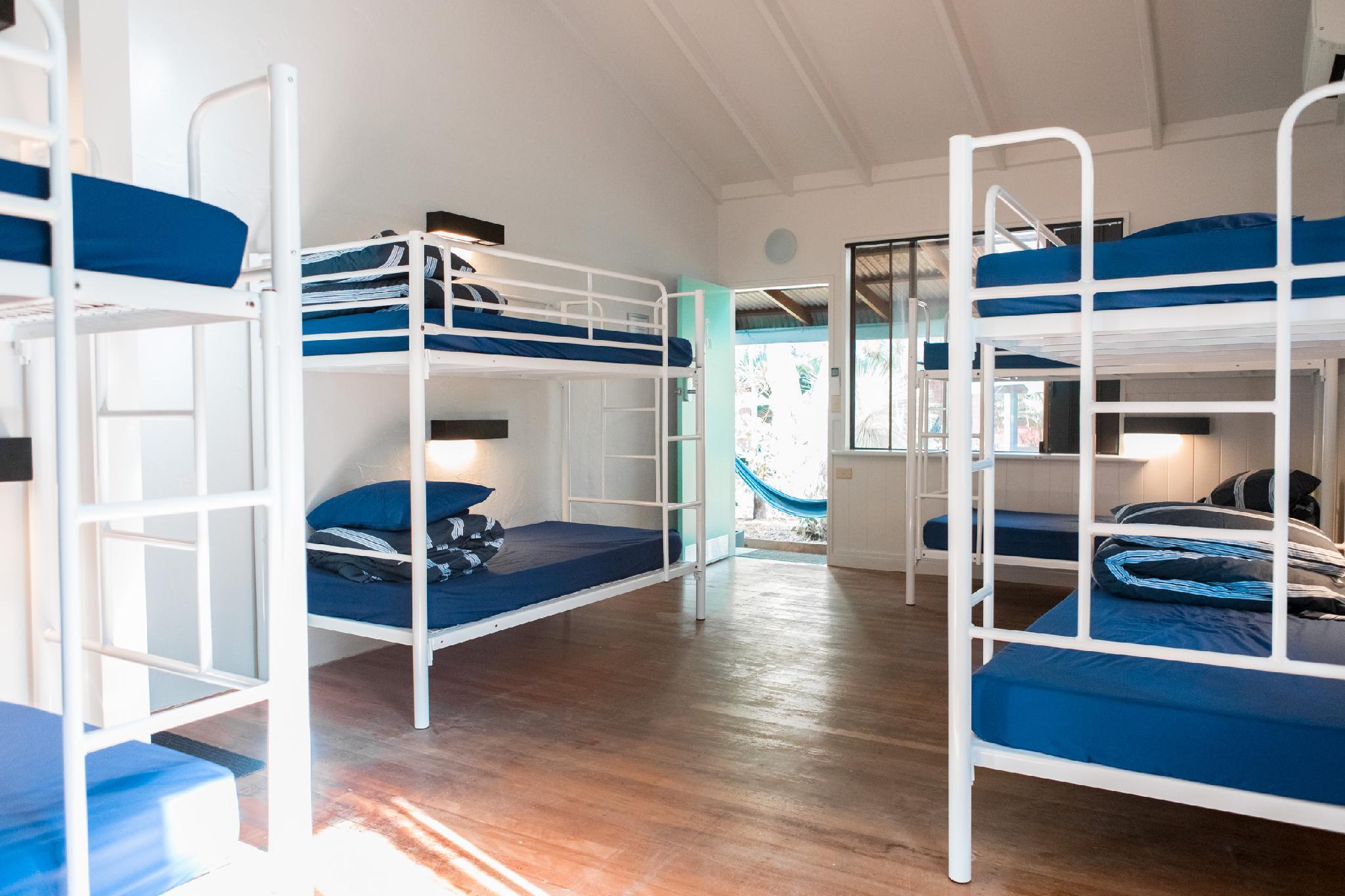 MIXED DORM, 8 BEDS