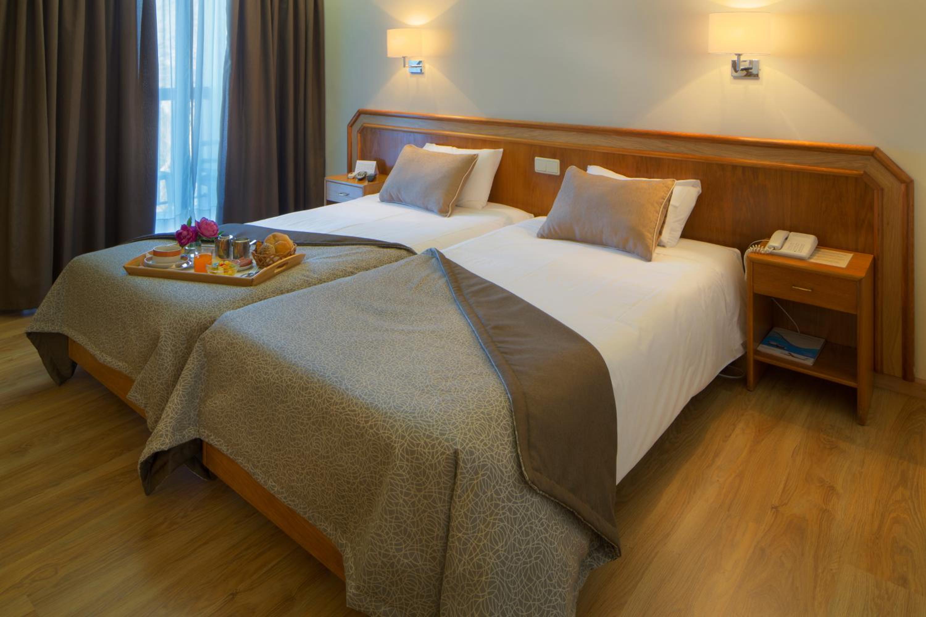 Room, Single