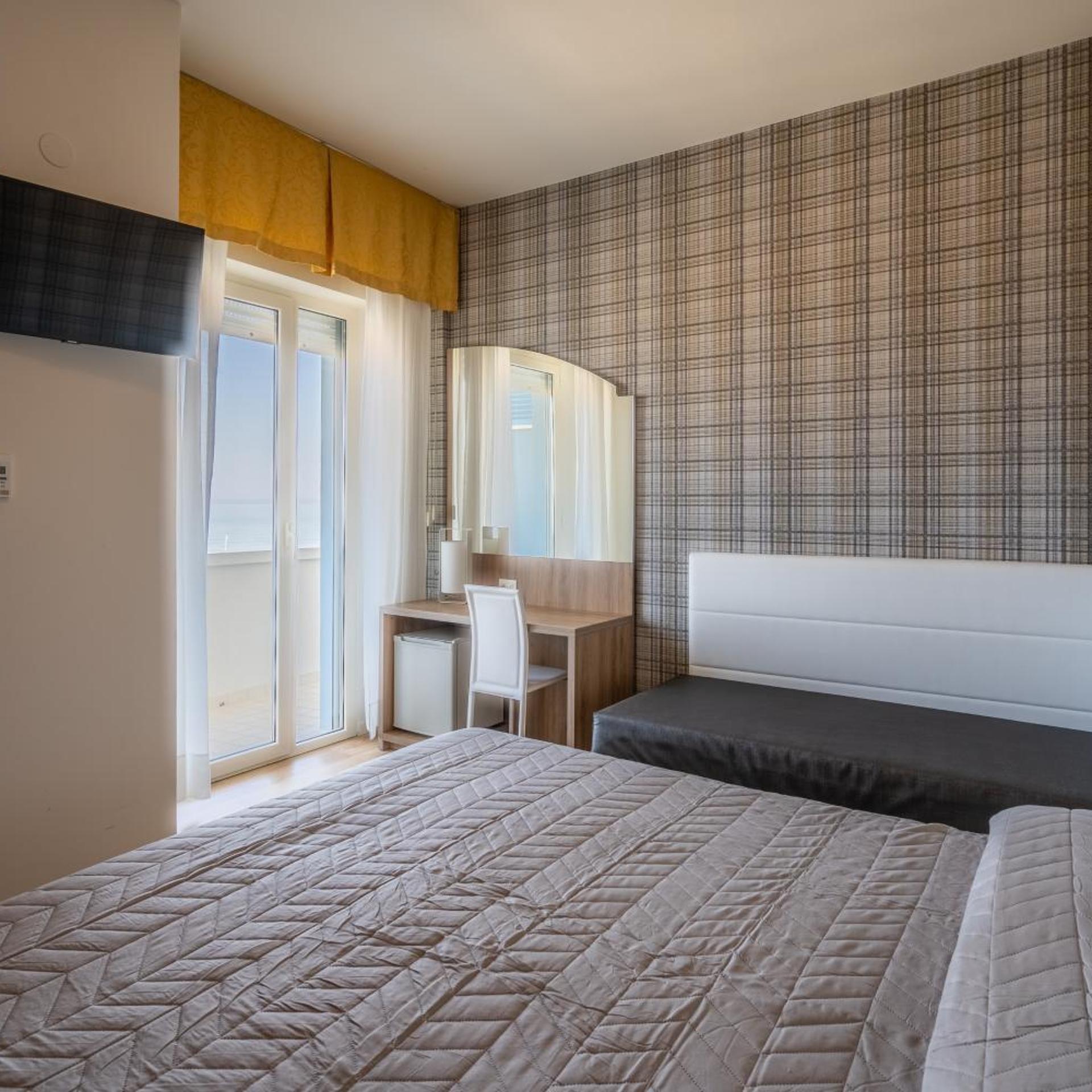 Standard, Triple, Sea View