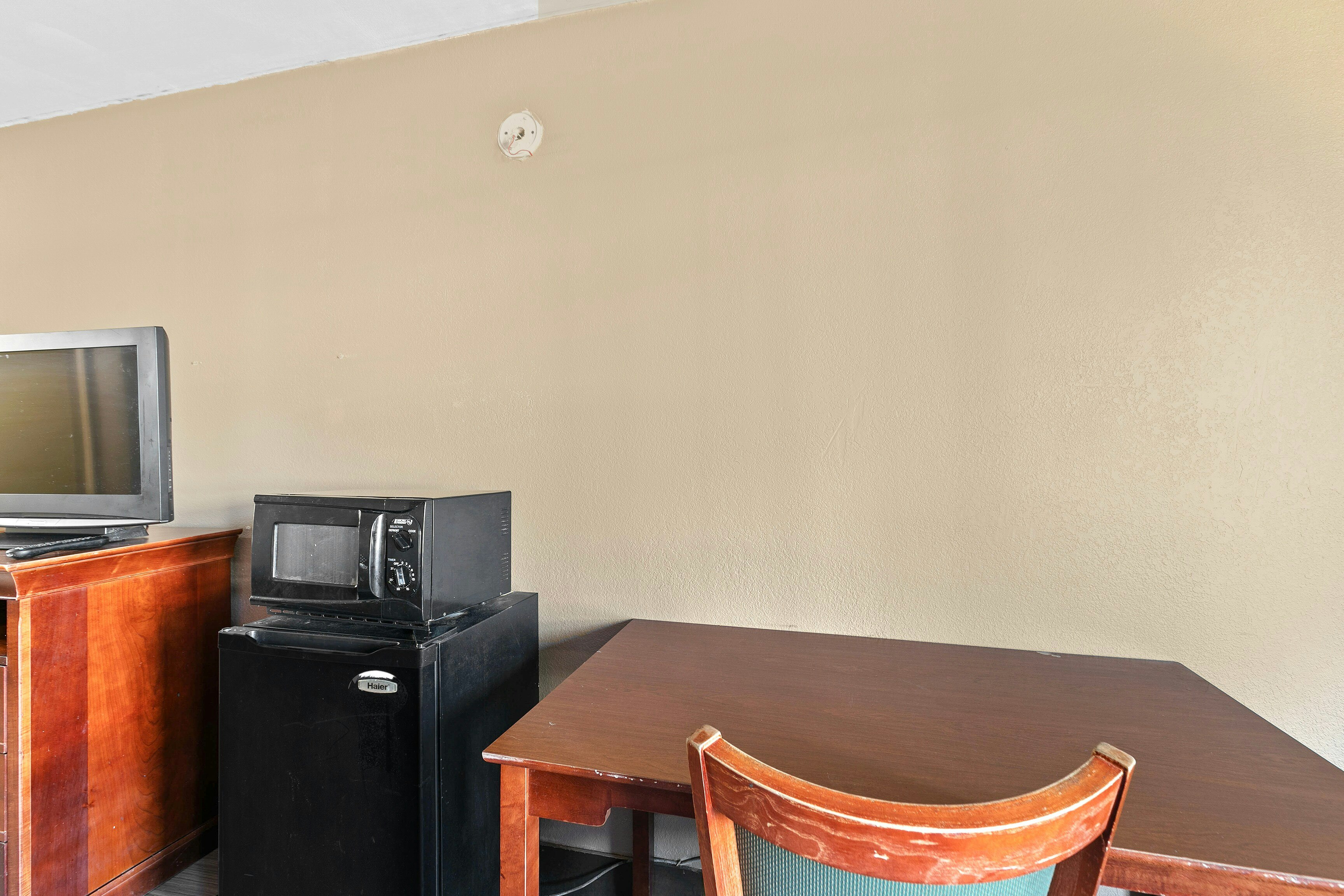 Luxury Inn By Hotel O Hattiesburg, MS 37/50