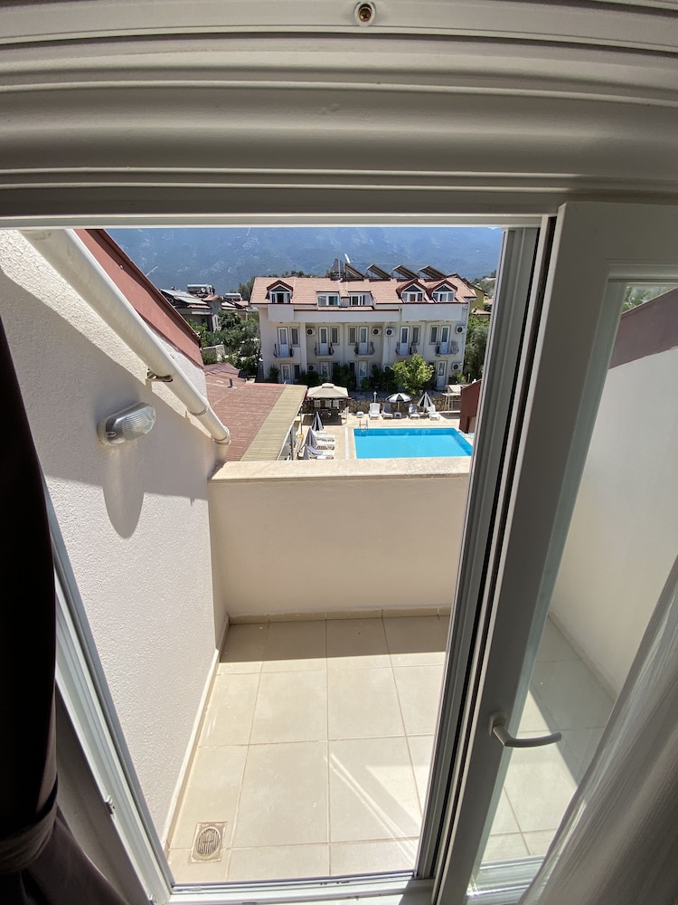 Nefis Hotel 30/60