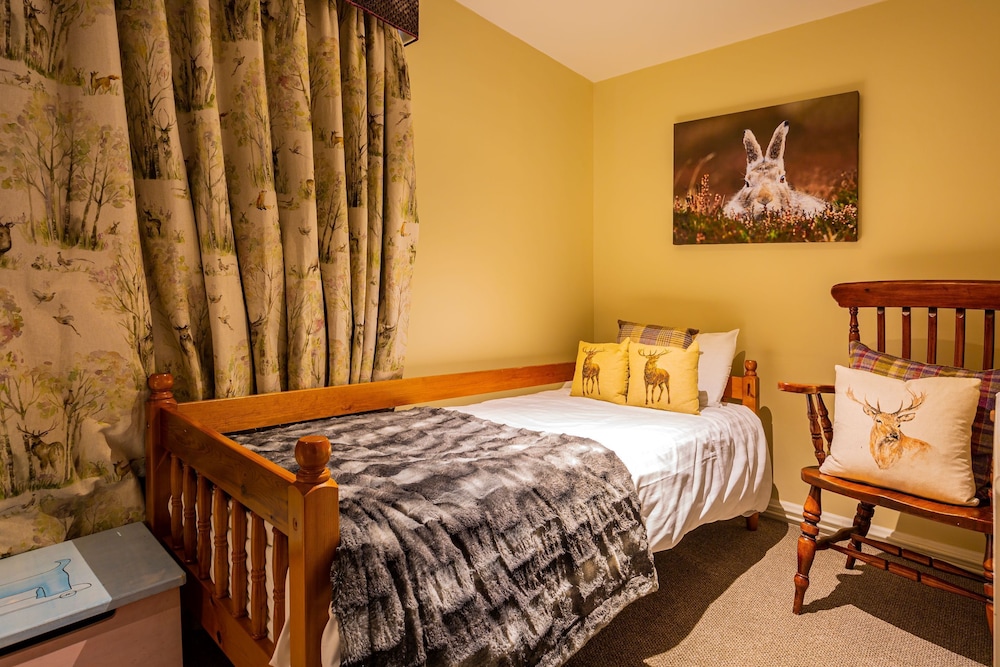 The Feathers Hotel 14/50