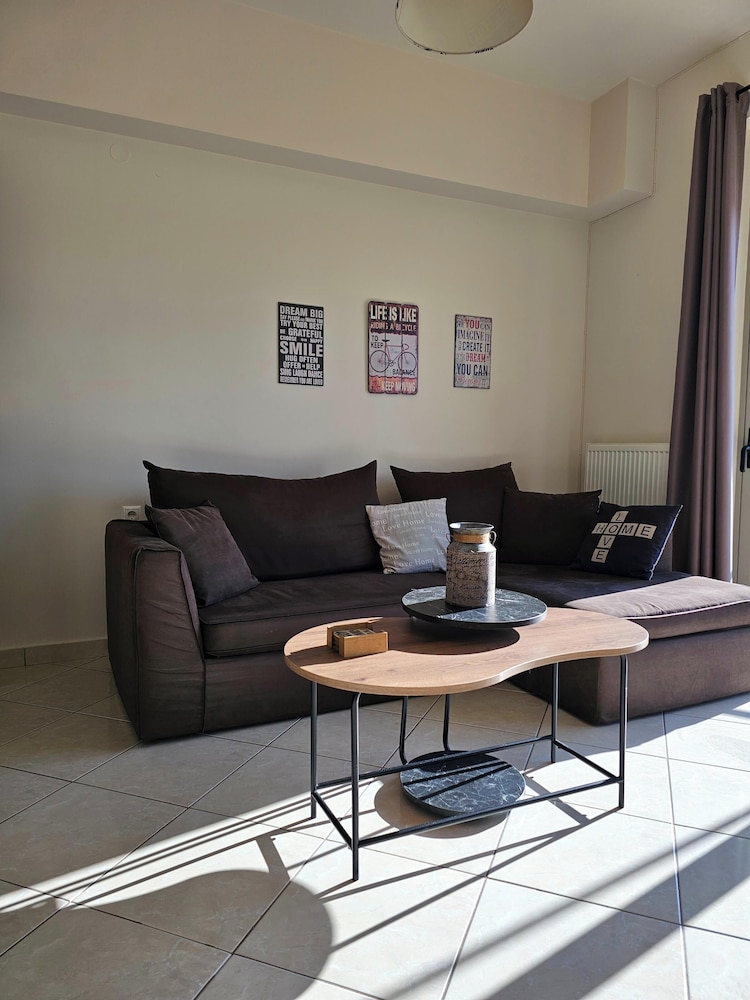Pilotlux Apartments 7/16