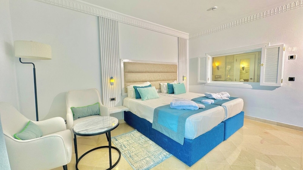 SUPERIOR, DOUBLE BED, SEA VIEW
