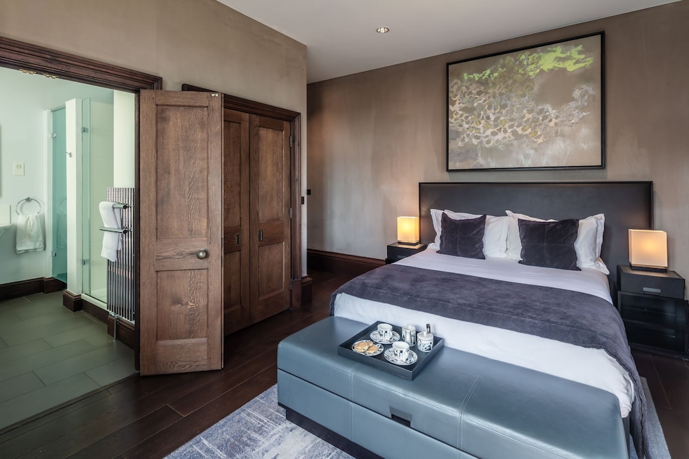 Penrhiw Hotel 6/50