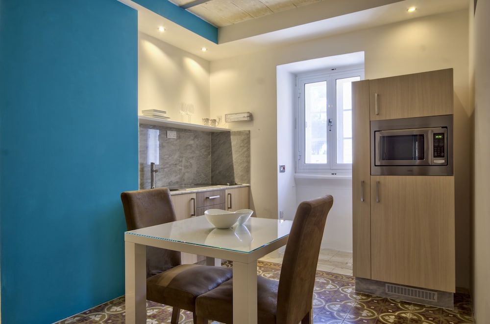 Barrakka Suites 38/50
