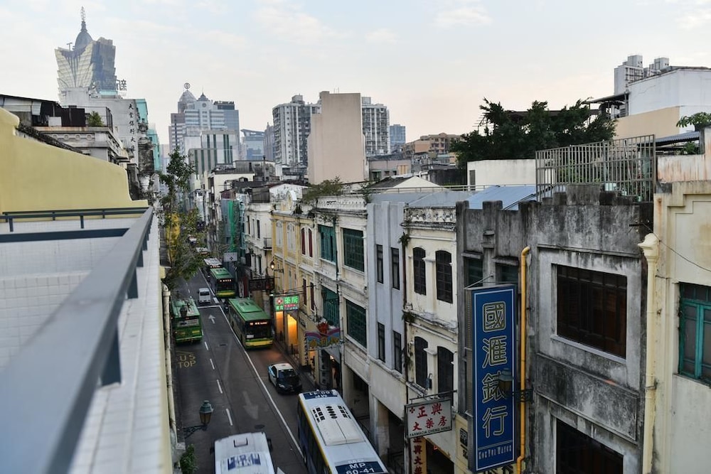San Tung Fong Commercial Inn South Wing 19/21