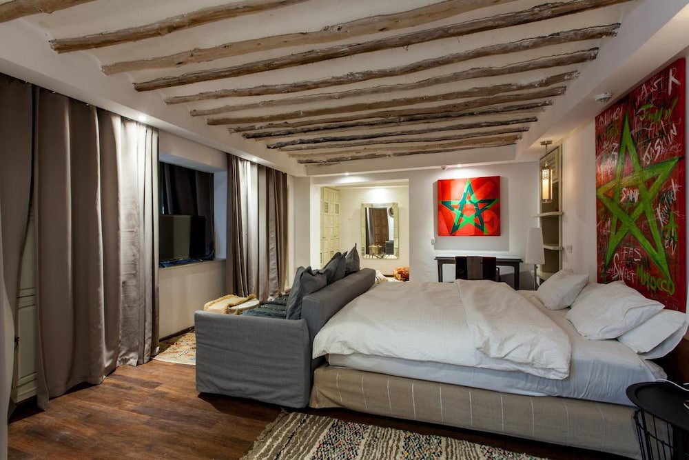 Bck Art Riad 10/43