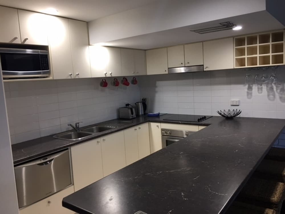 MERRIMA COURT HOLIDAY APARTMENTS 37/74