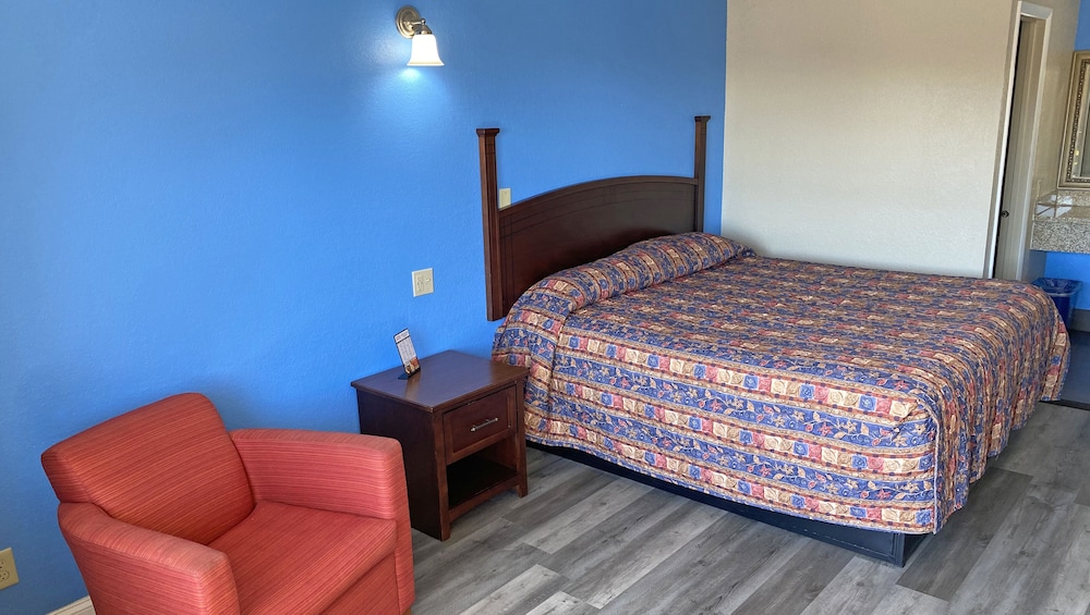EXPRESS INN NEWPORT NEWS 21/59