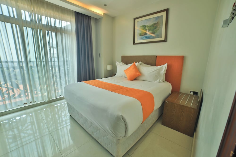 Canary Hotel 23/64