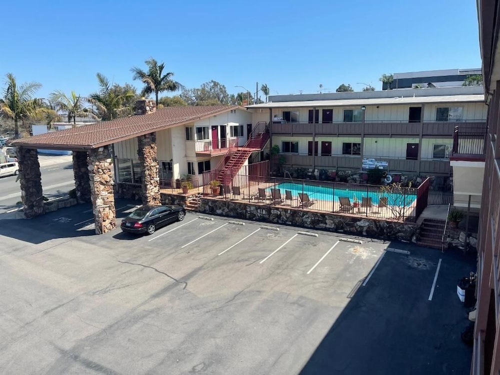 Seahorse Inn (CA) 13/18