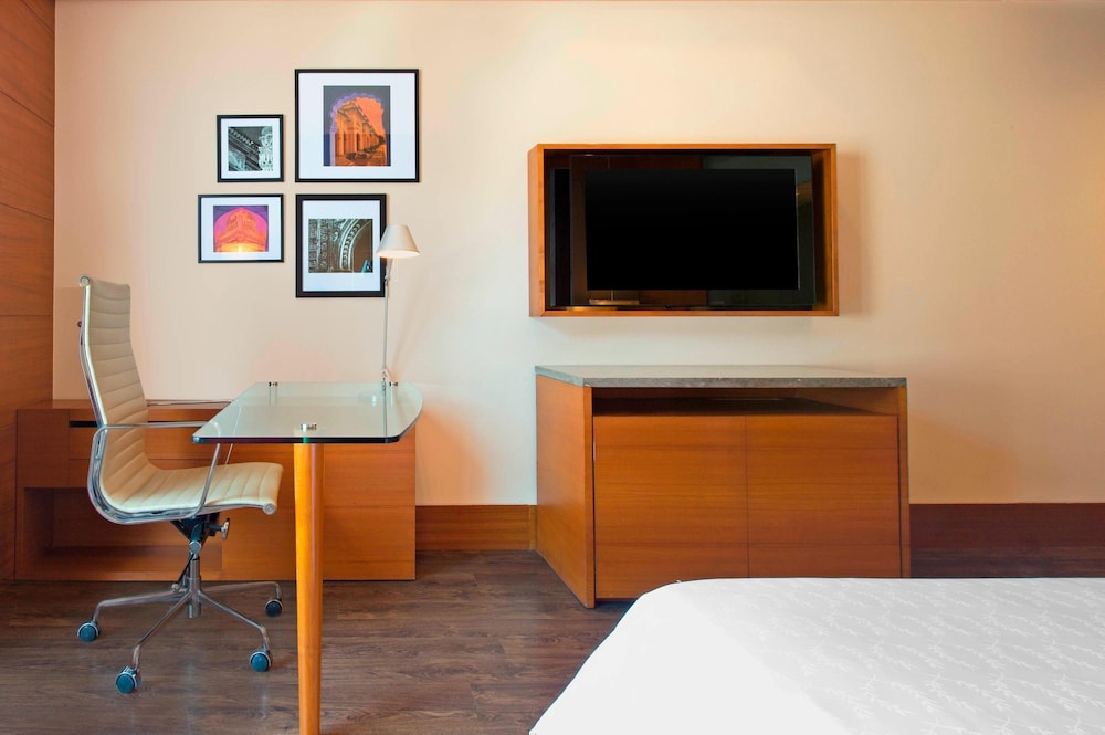 Sheraton Hyderabad Hotel 59/71