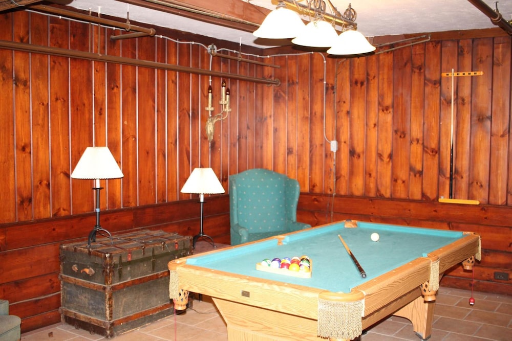 The Pines Inn Lake Placid 25/41