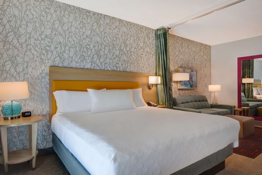 STUDIO, SUITE, KING BED, ACCESSIBLE