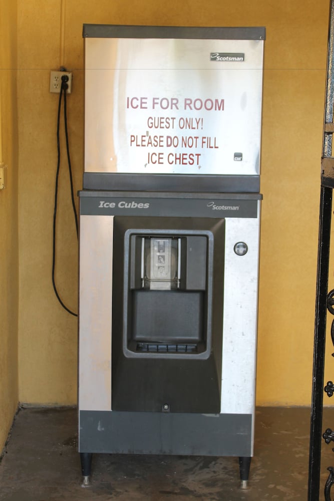 Super 8 By Wyndham Locust Grove 3/30