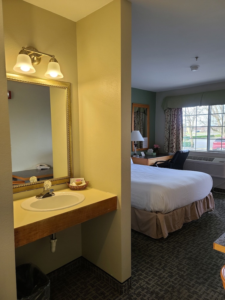 Tulip Inn 6/32