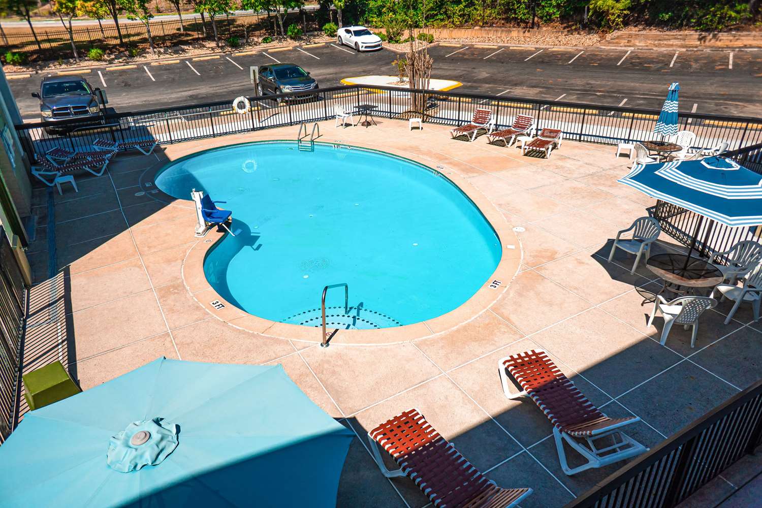 Quality Inn & Suites near Six Flags - Austell 26/31