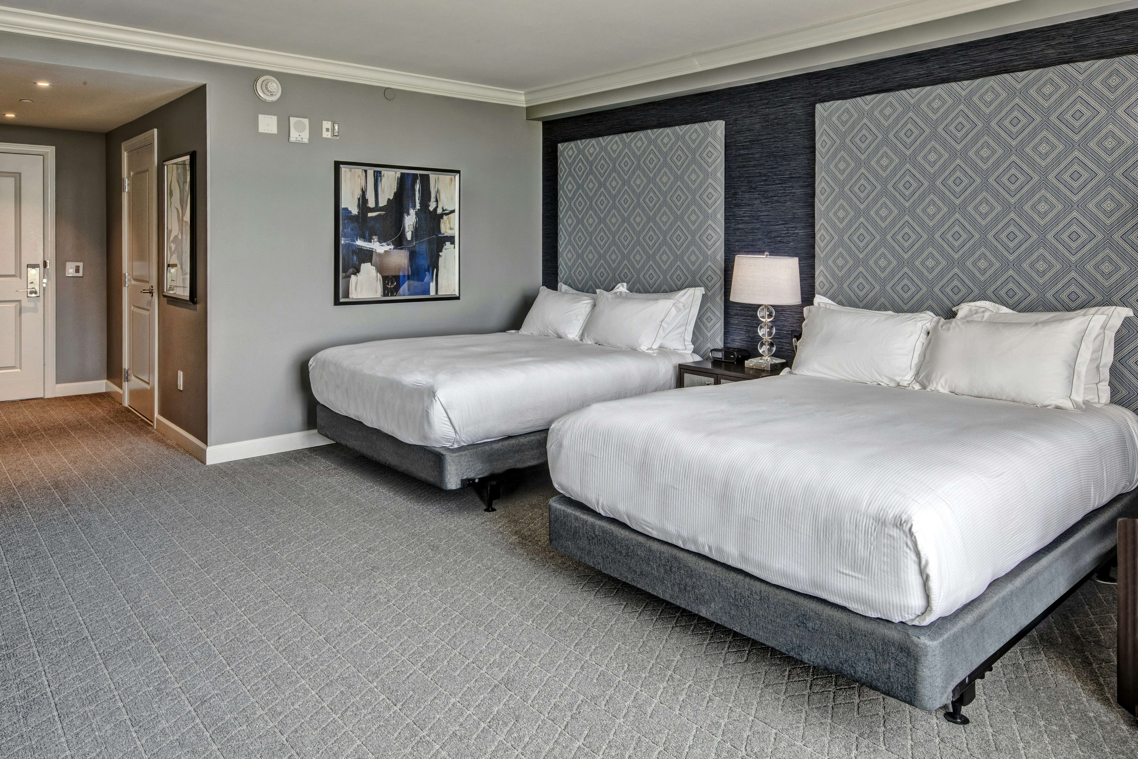 Room, 2 Queen Beds, Corner