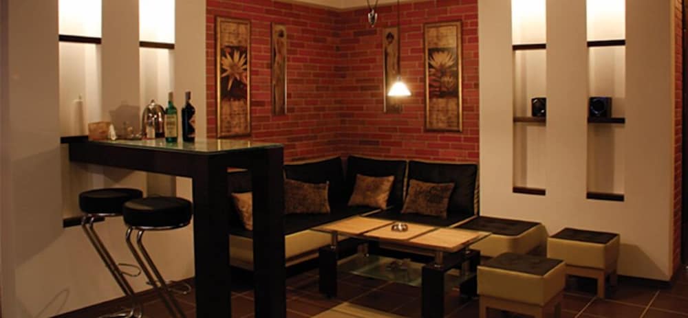 Villa Rossa Hotel 32/34