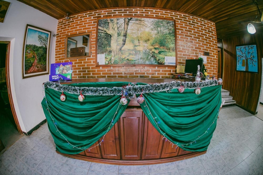 Tierra Colorada Hotel 69/74