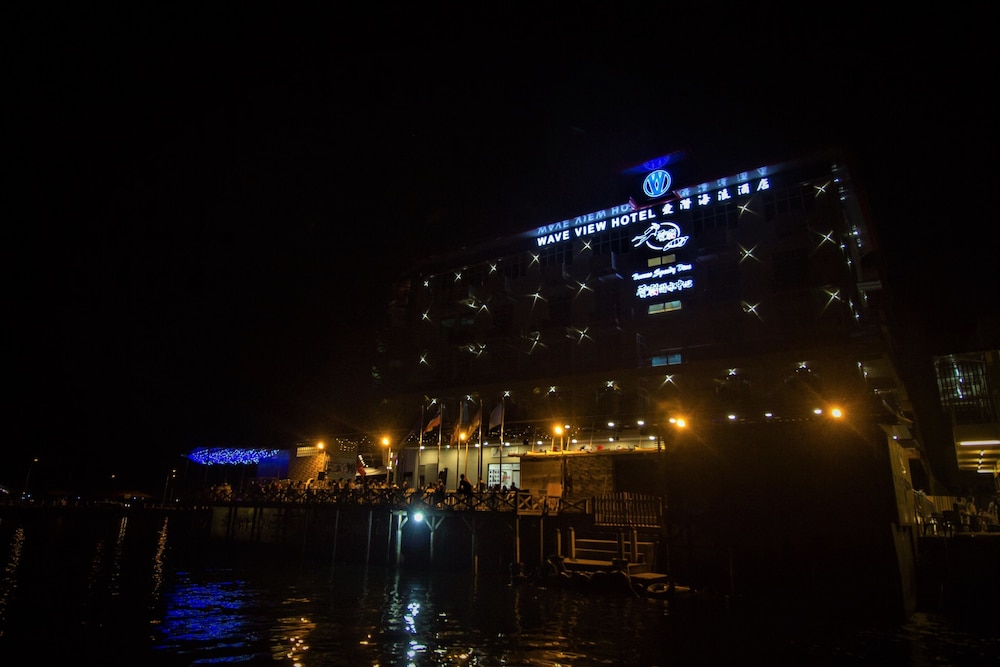 Wave View Hotel 3/53