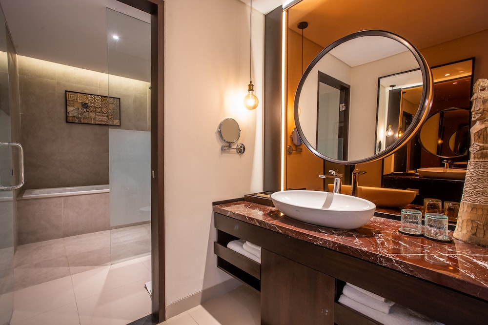 Sanctoo Suites And Villas 74/76