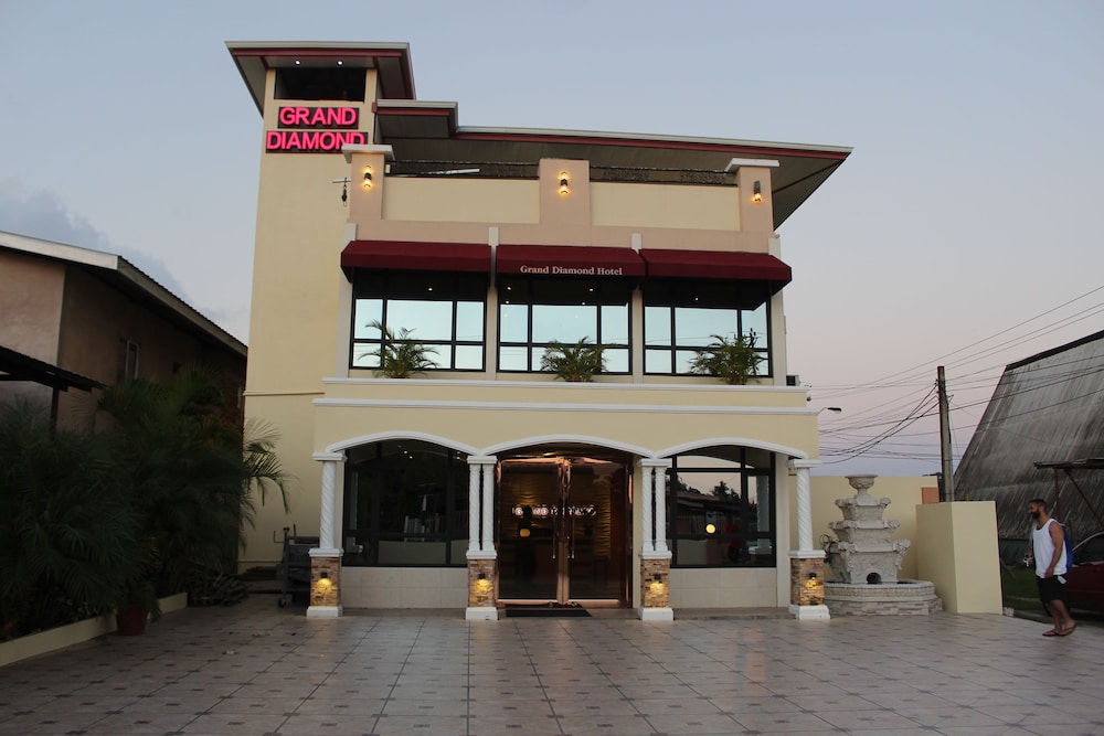 Grand Diamond Hotel 2/24