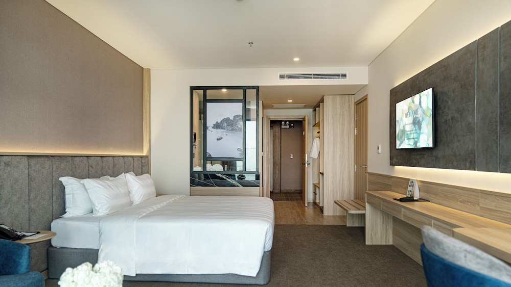 Ocean, Deluxe, King Bed, Ocean View