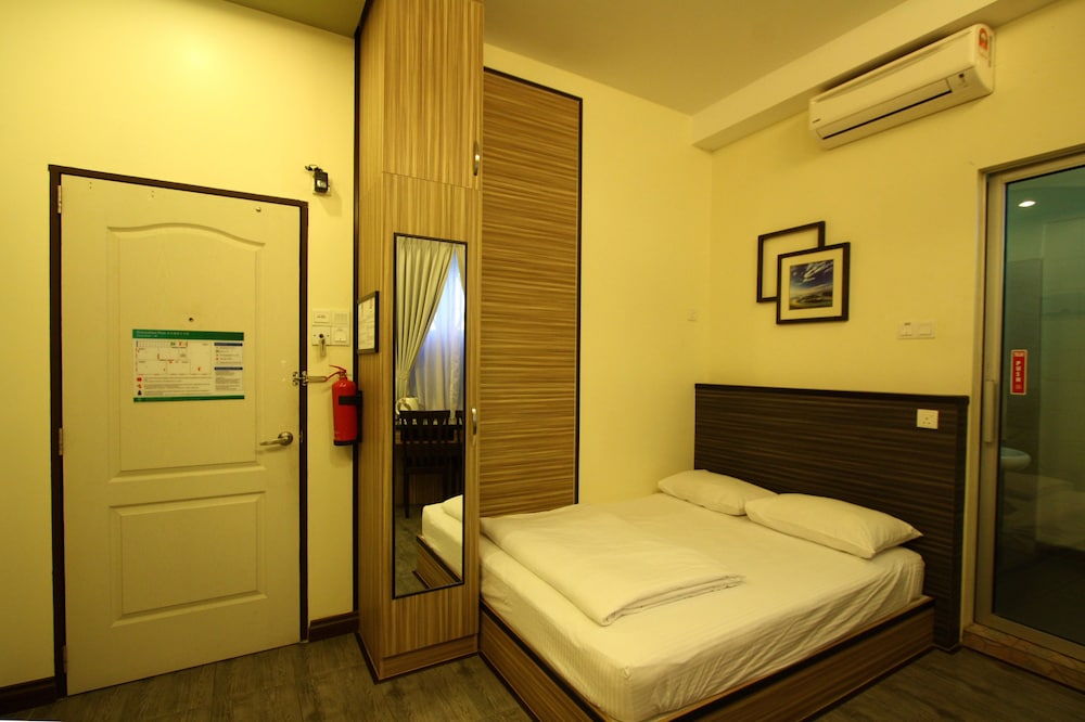 Shamrock Guest House Ii 6/31