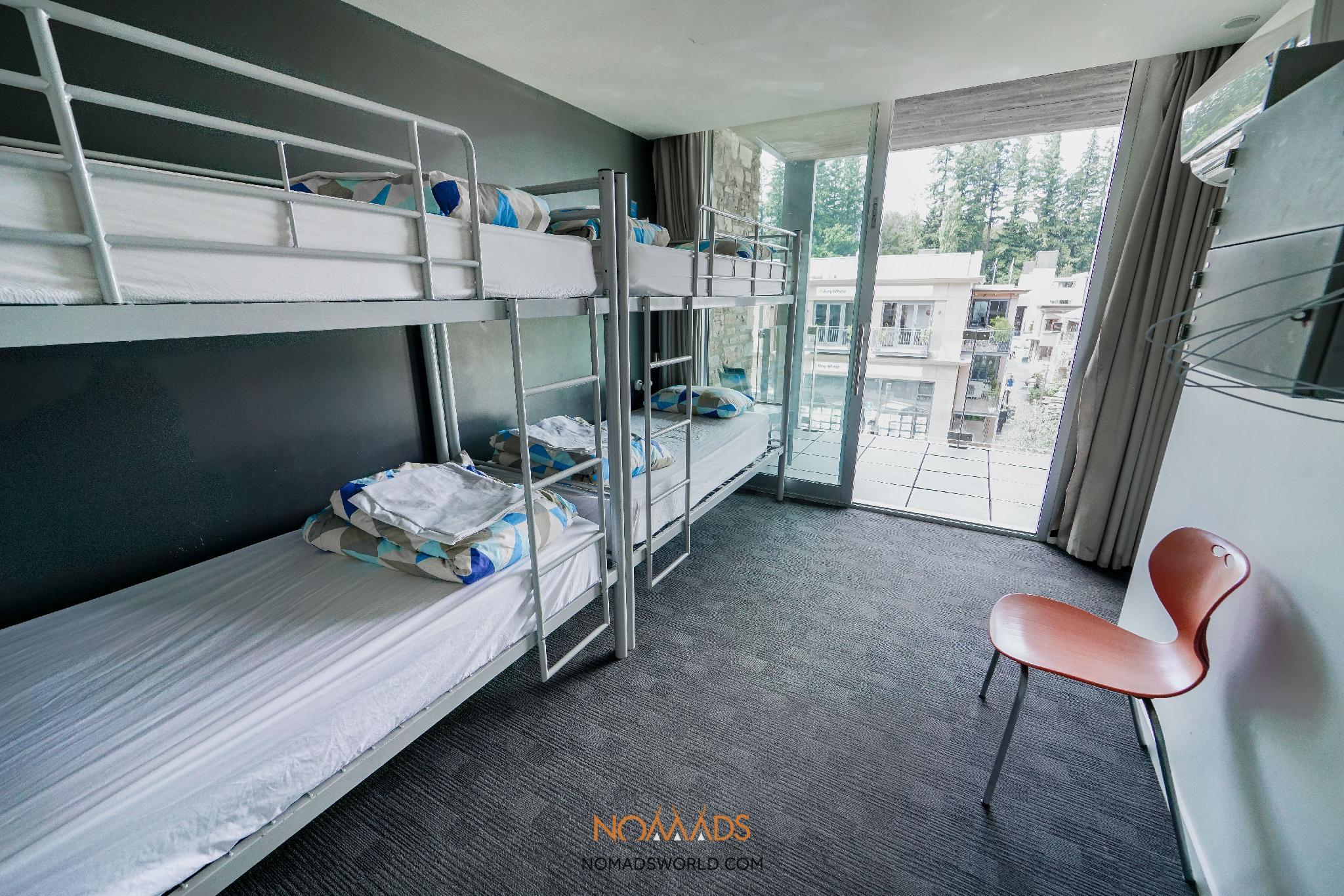 Bed in 4 Share Shared Bathroom