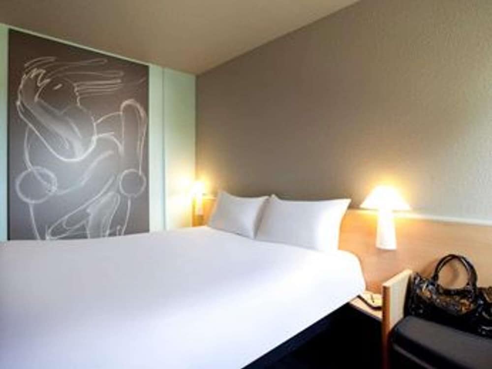 Ibis Pau Lescar 7/50